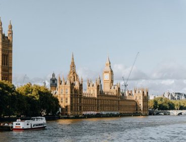 British Parliament next to the river thames.