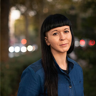 Rhiannon Adam headshot.