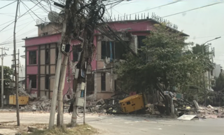 A building showing earthquake damage