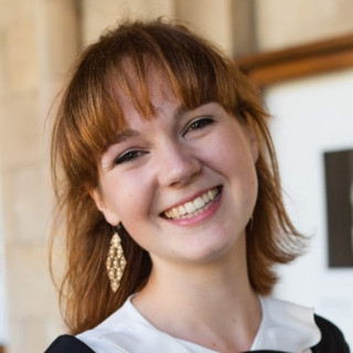 Headshot of Sarah McArthur.