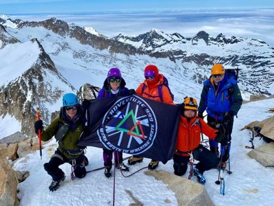 Group ascenting Pico de Aneto