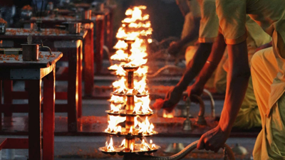 Row of light candles 