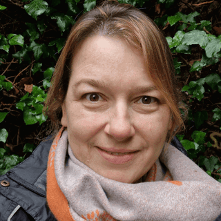 Rachel Owen headshot.