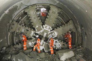 Figure 8 TBM Elizabeth and Victoria arrive at Farringdon © Cross rail