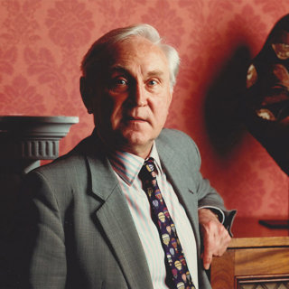 Portrait photo of Sir Crispin Tickell.