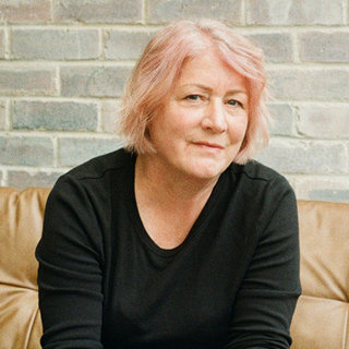 Mandy Barker headshot.